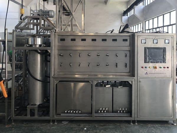 sản xuất tinh dầu bằng máy móc